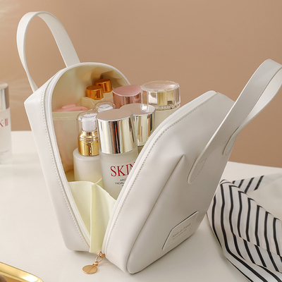 MAKEUP BAG 2023 नई पोर्टेबल बड़ी क्षमता वाली पनरोक यात्रा पोर्टेबल शौचालय और त्वचा देखभाल भंडारण बैग